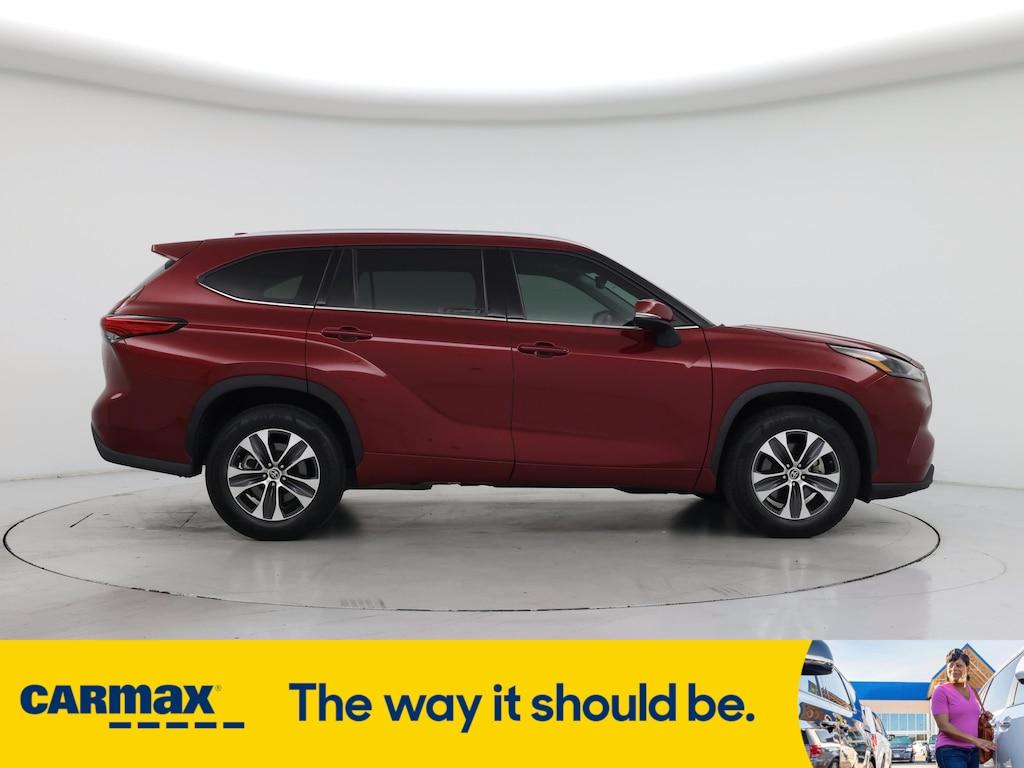 used 2022 Toyota Highlander car, priced at $30,998