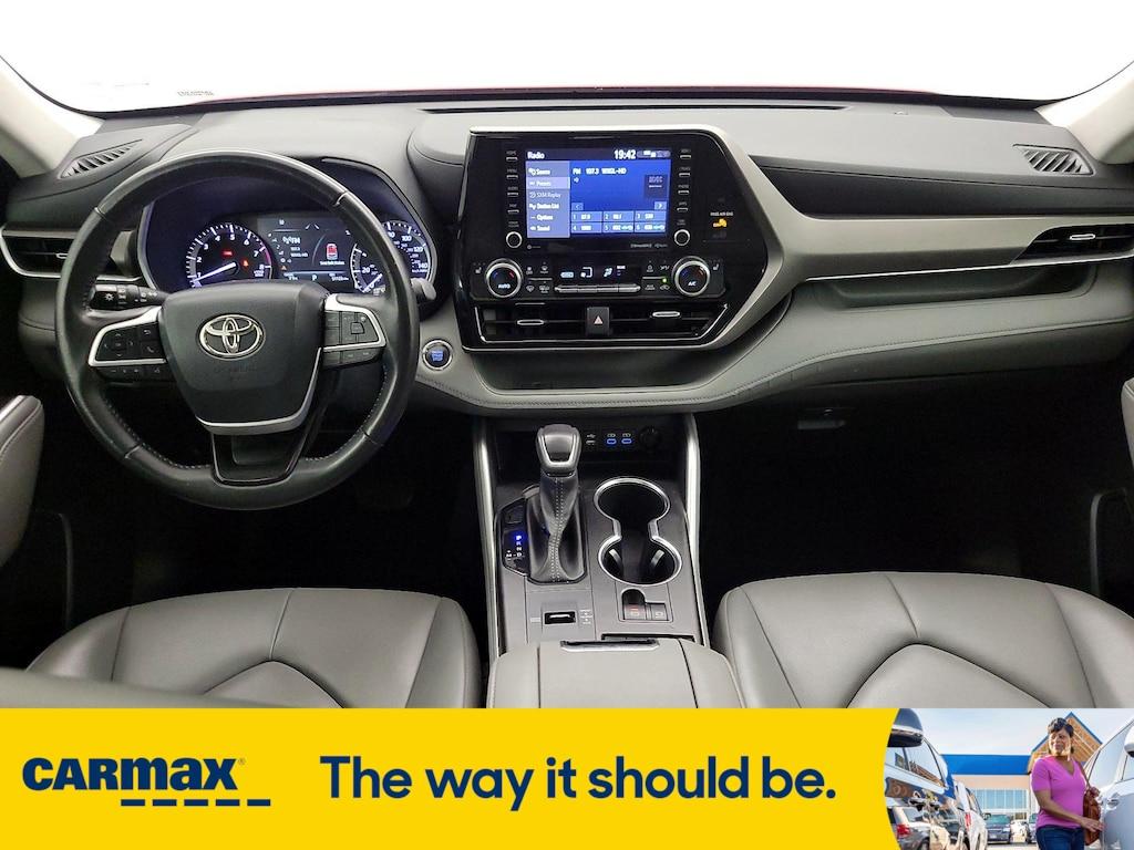 used 2022 Toyota Highlander car, priced at $30,998