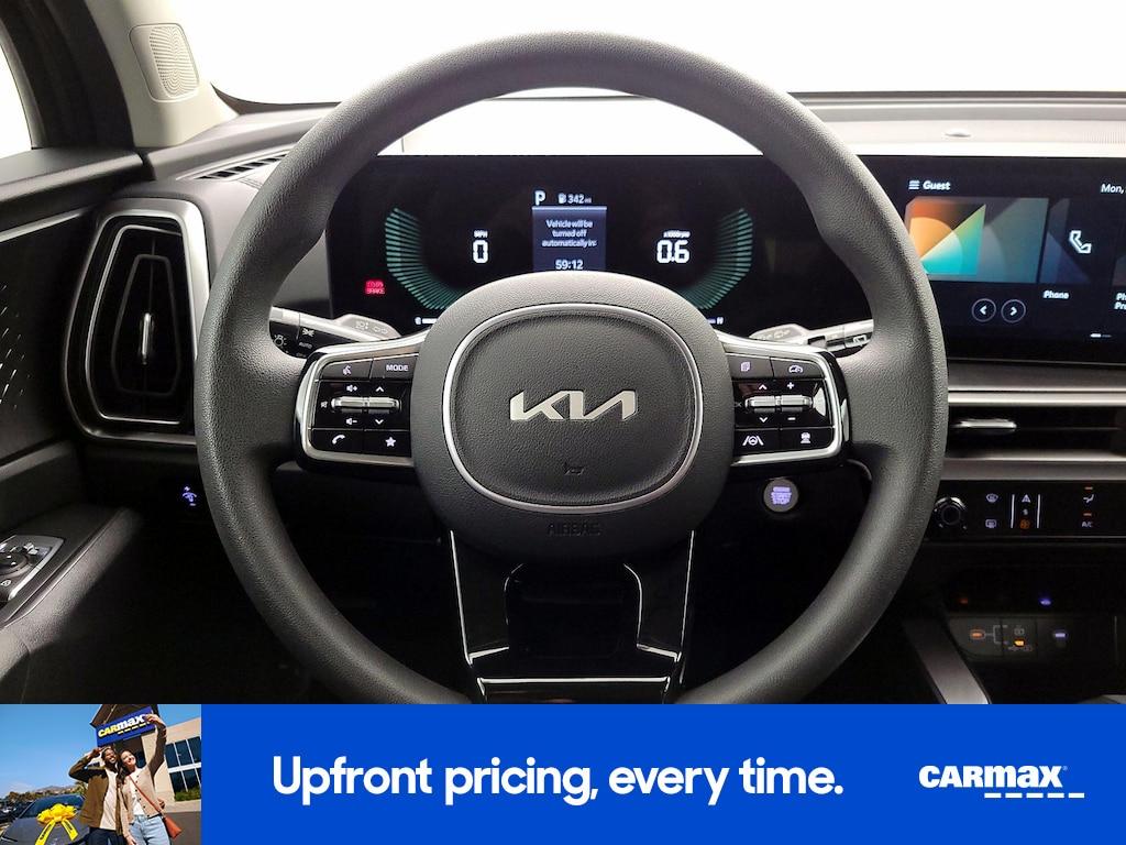 used 2025 Kia Sorento car, priced at $30,998