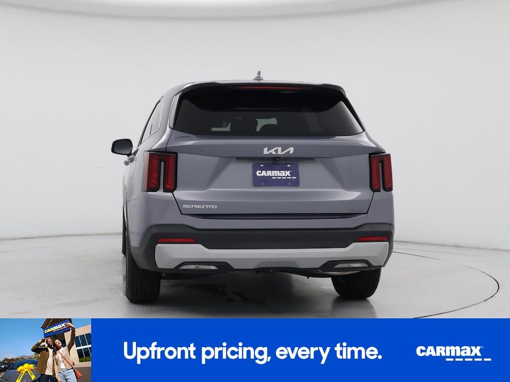 used 2025 Kia Sorento car, priced at $30,998