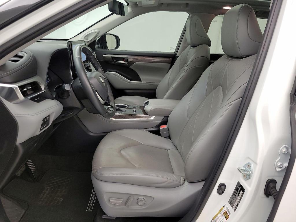 used 2023 Toyota Highlander car, priced at $40,998