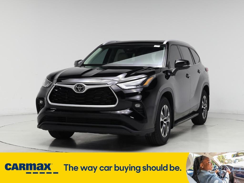 used 2022 Toyota Highlander car, priced at $35,998