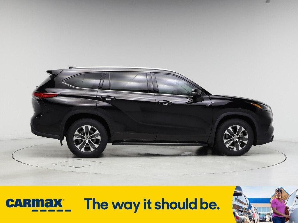 used 2022 Toyota Highlander car, priced at $35,998