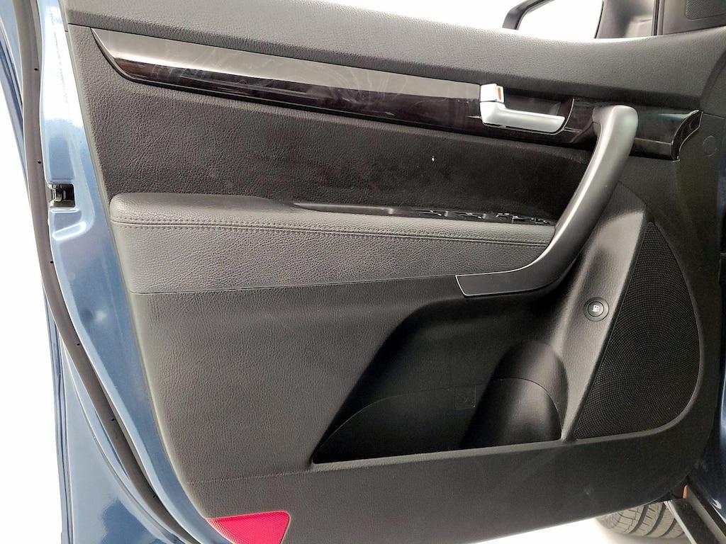 used 2015 Kia Sorento car, priced at $12,998