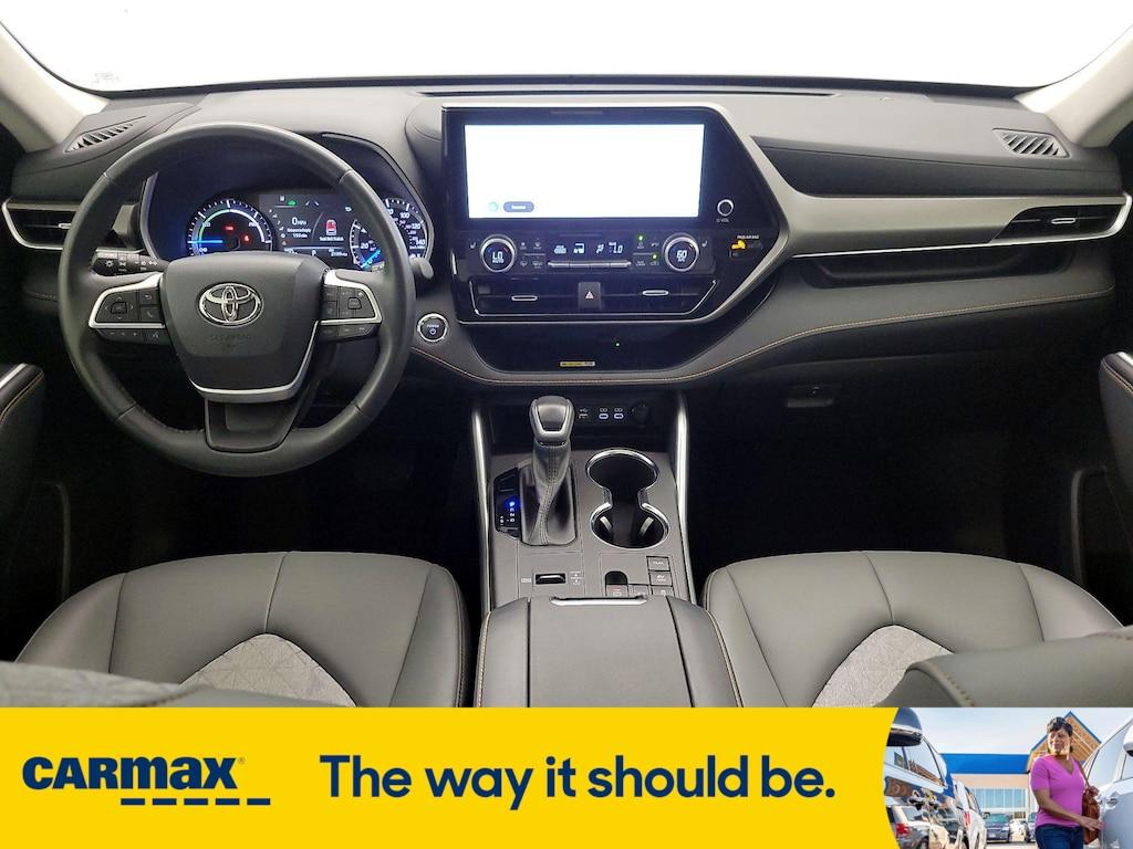 used 2023 Toyota Highlander Hybrid car, priced at $43,998