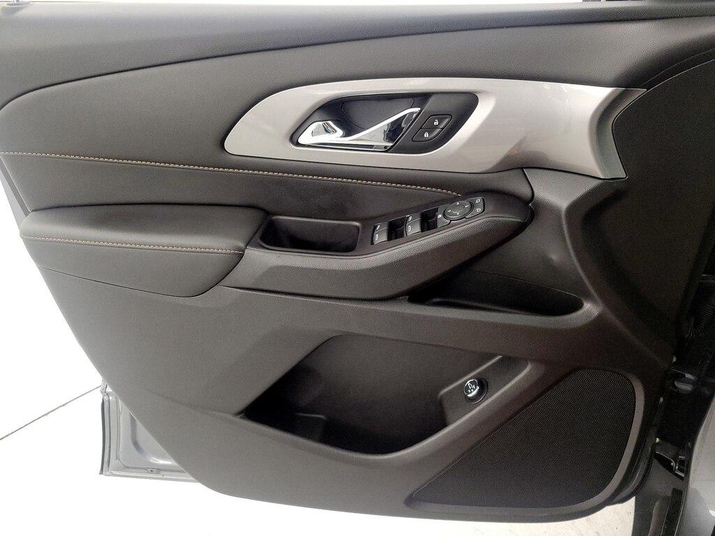 used 2020 Chevrolet Traverse car, priced at $23,998
