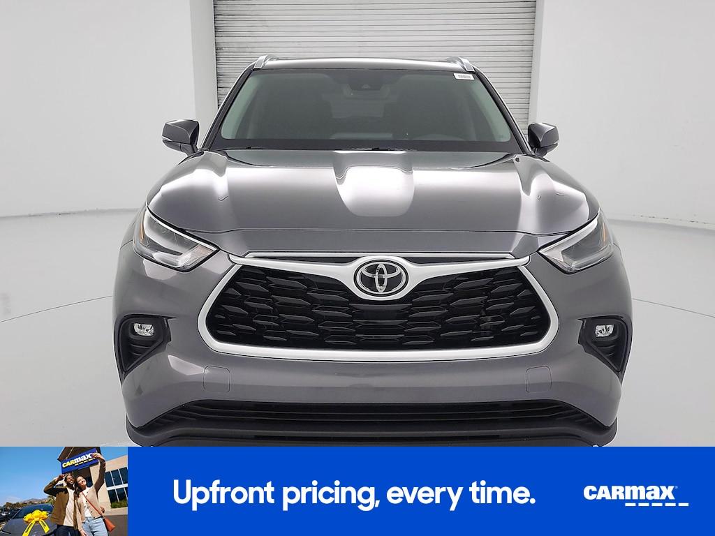 used 2021 Toyota Highlander car, priced at $29,998