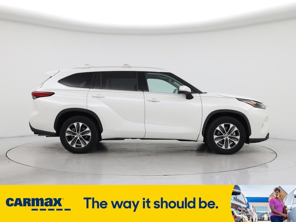 used 2021 Toyota Highlander car, priced at $33,998