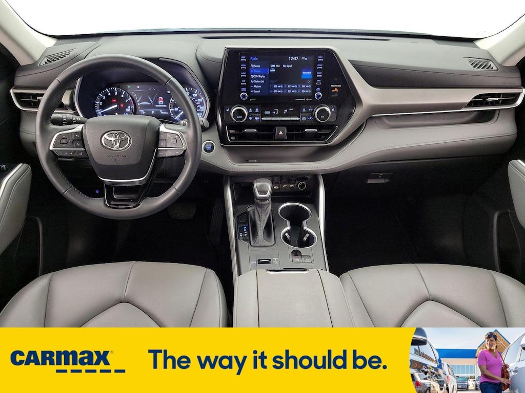 used 2021 Toyota Highlander car, priced at $33,998