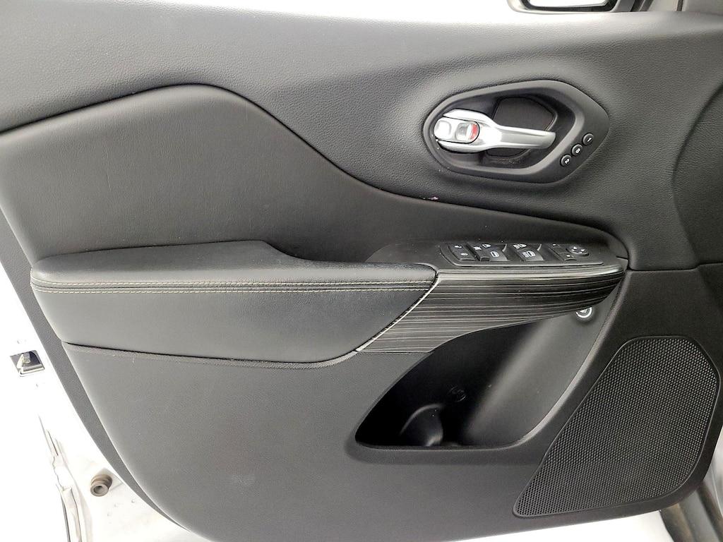 used 2014 Jeep Cherokee car, priced at $13,599