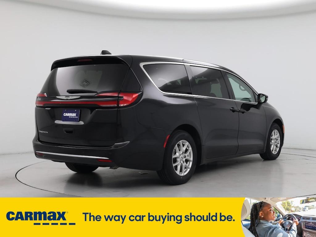 used 2023 Chrysler Pacifica car, priced at $25,998