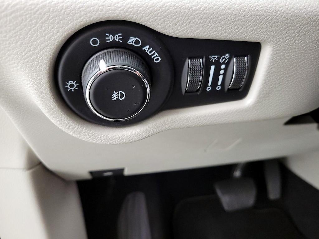 used 2023 Chrysler Pacifica car, priced at $25,998