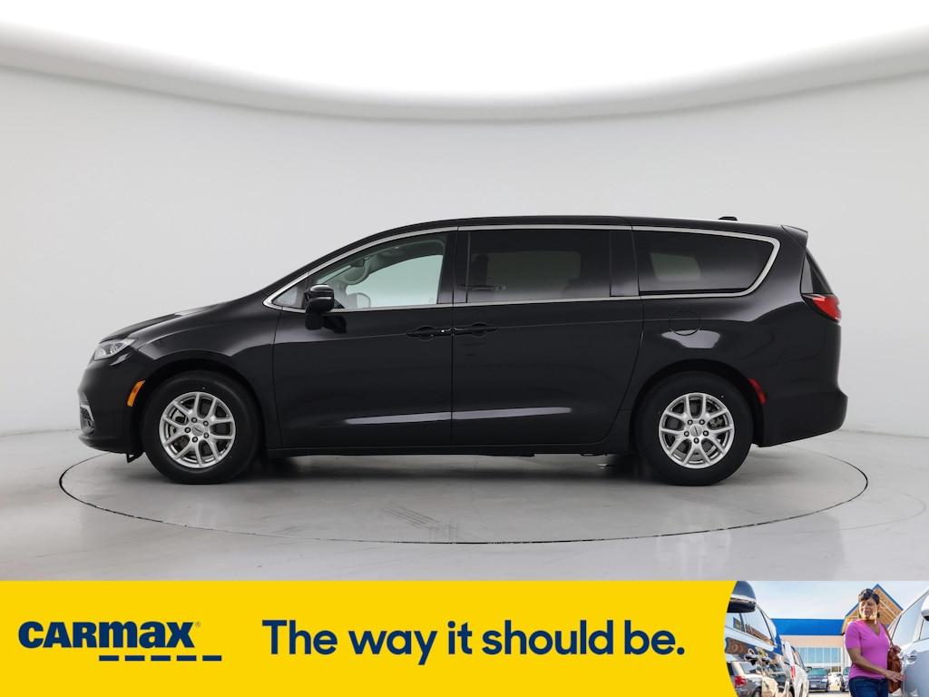 used 2023 Chrysler Pacifica car, priced at $25,998
