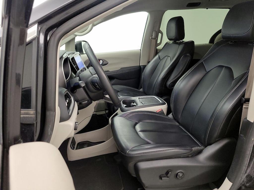 used 2023 Chrysler Pacifica car, priced at $25,998