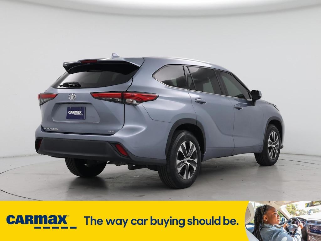 used 2022 Toyota Highlander car, priced at $34,998