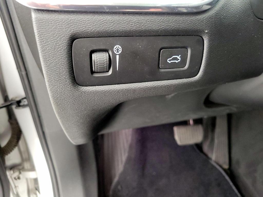 used 2021 Volvo XC60 car, priced at $26,998