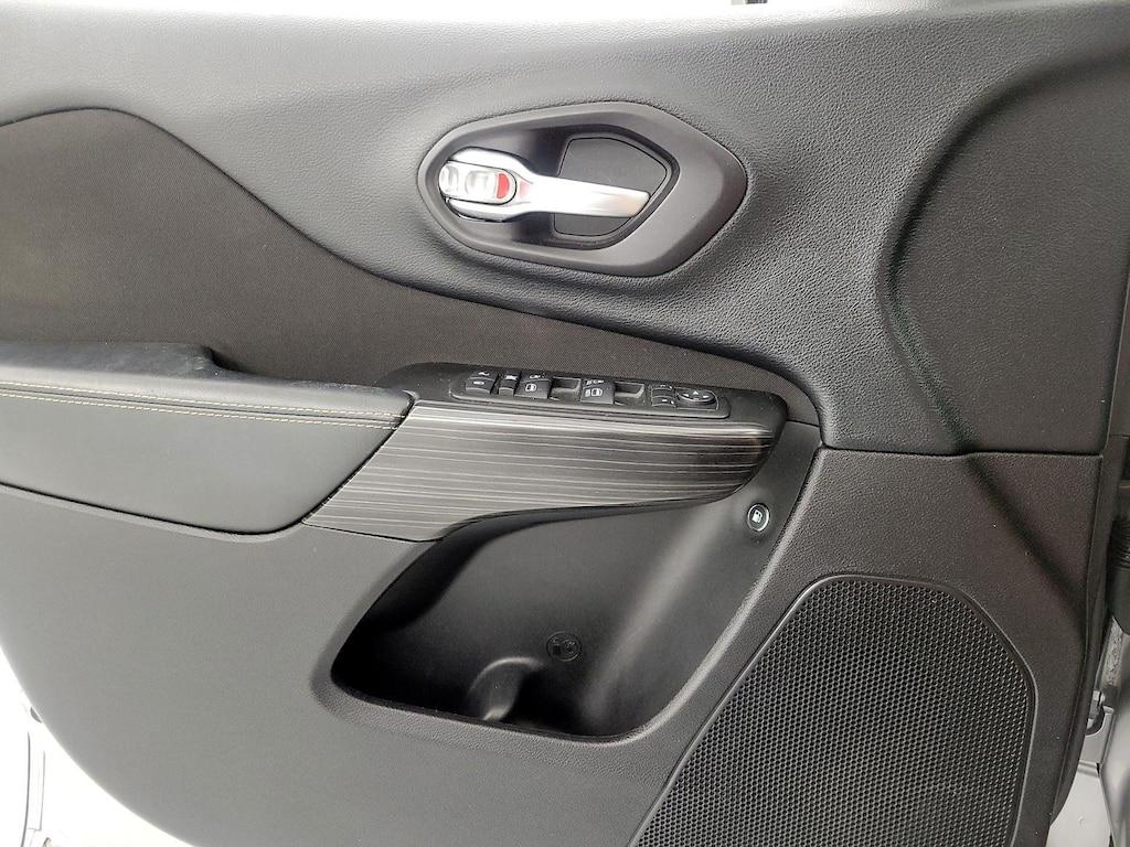 used 2014 Jeep Cherokee car, priced at $10,998