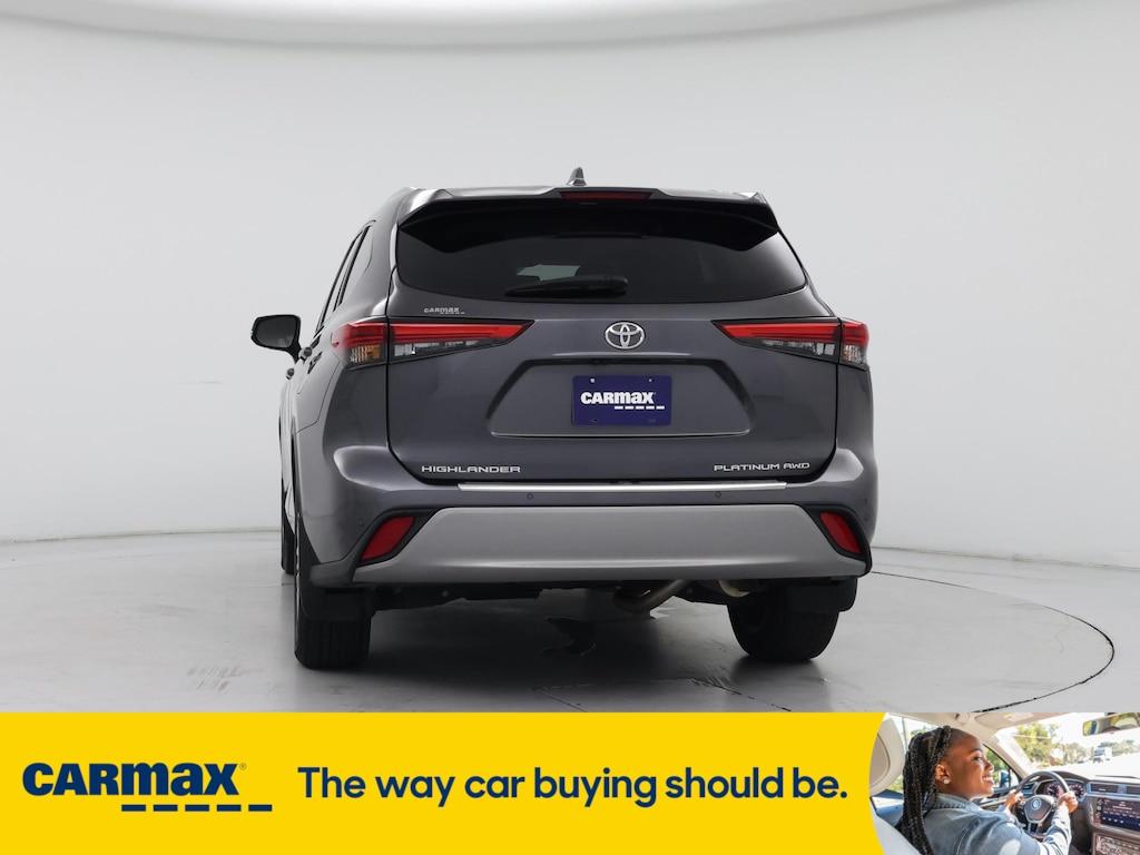 used 2022 Toyota Highlander car, priced at $41,998