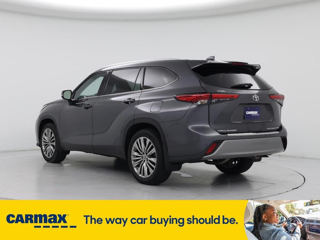 used 2022 Toyota Highlander car, priced at $41,998