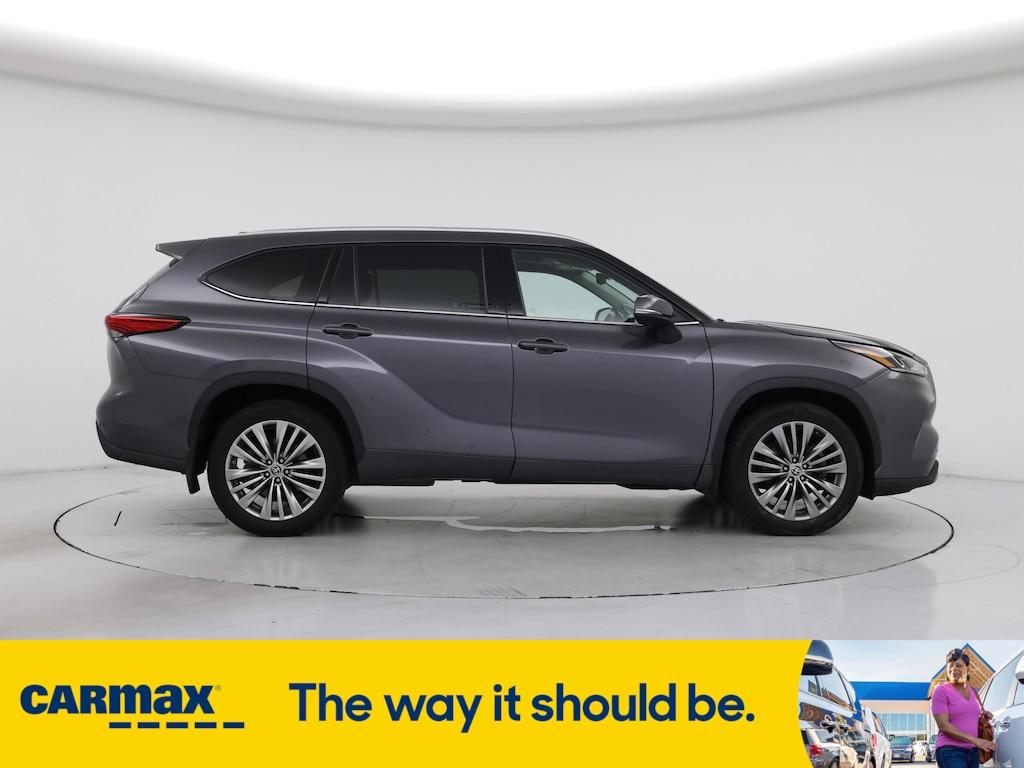 used 2022 Toyota Highlander car, priced at $41,998