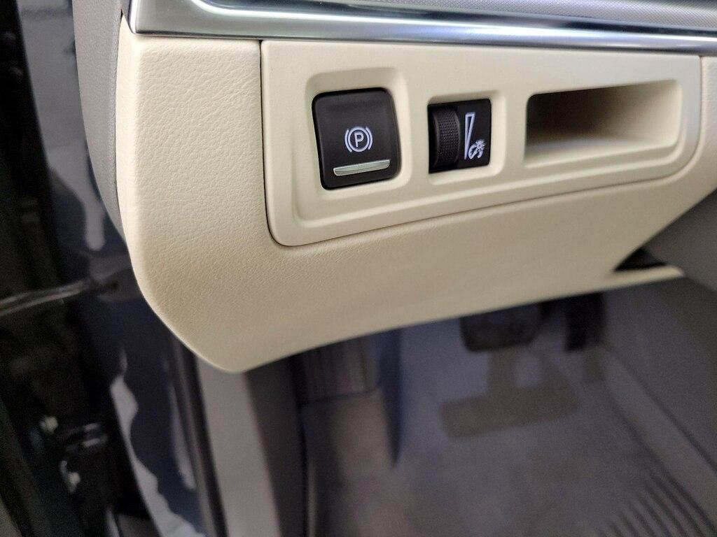 used 2021 Cadillac XT5 car, priced at $30,998