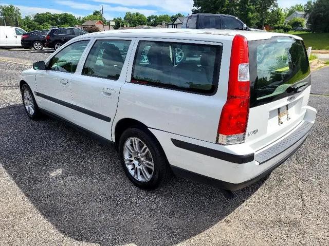 used 2006 Volvo V70 car, priced at $4,650