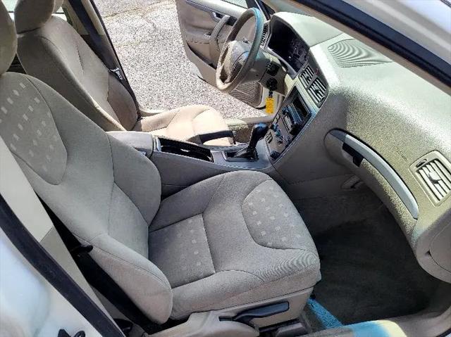 used 2006 Volvo V70 car, priced at $4,650