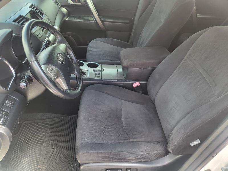 used 2009 Toyota Highlander car, priced at $7,995