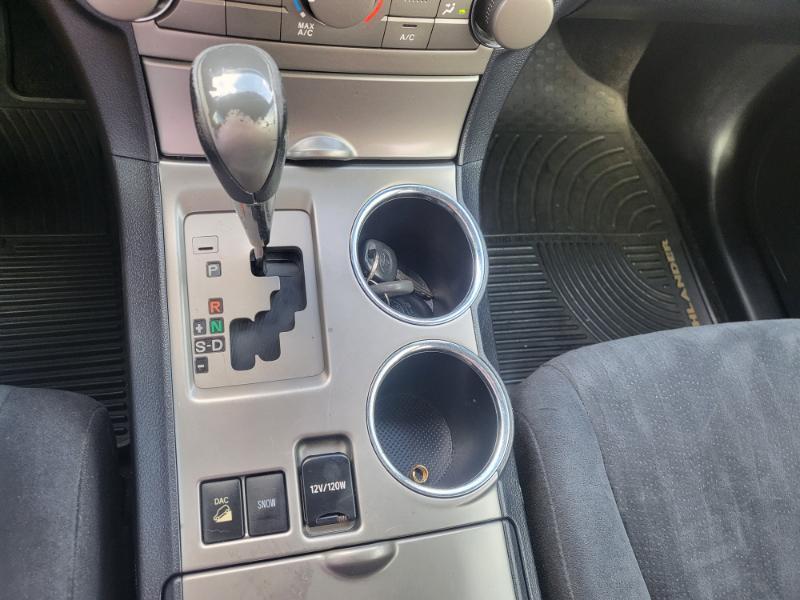 used 2009 Toyota Highlander car, priced at $7,995
