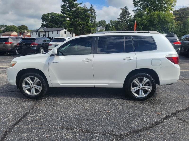 used 2009 Toyota Highlander car, priced at $7,995