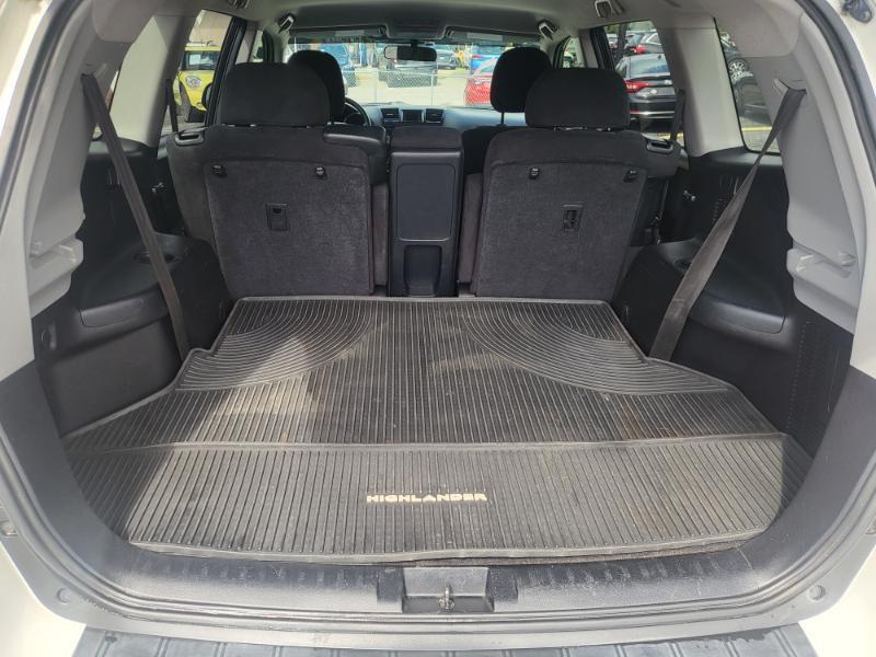 used 2009 Toyota Highlander car, priced at $7,995