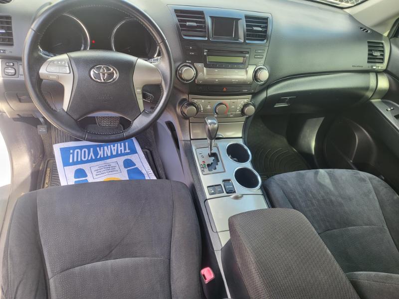 used 2009 Toyota Highlander car, priced at $7,995