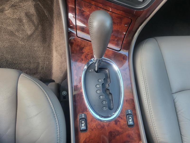 used 2002 Oldsmobile Aurora car, priced at $4,995