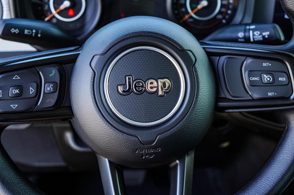 new 2024 Jeep Gladiator car, priced at $47,940