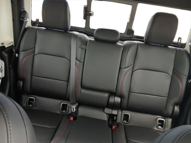 new 2025 Jeep Gladiator car, priced at $52,575