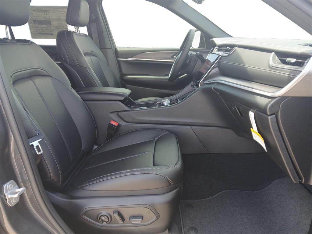 new 2025 Jeep Grand Cherokee L car, priced at $50,212
