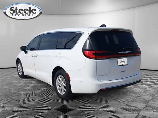 new 2025 Chrysler Pacifica car, priced at $41,732