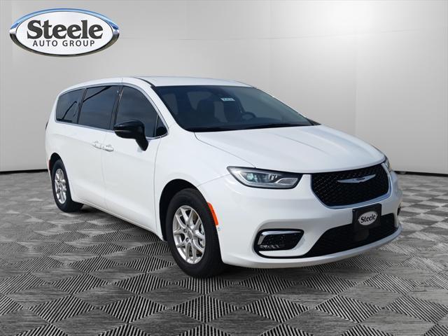 new 2025 Chrysler Pacifica car, priced at $41,732