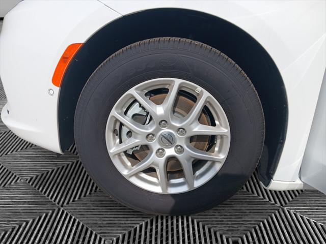 new 2025 Chrysler Pacifica car, priced at $41,732