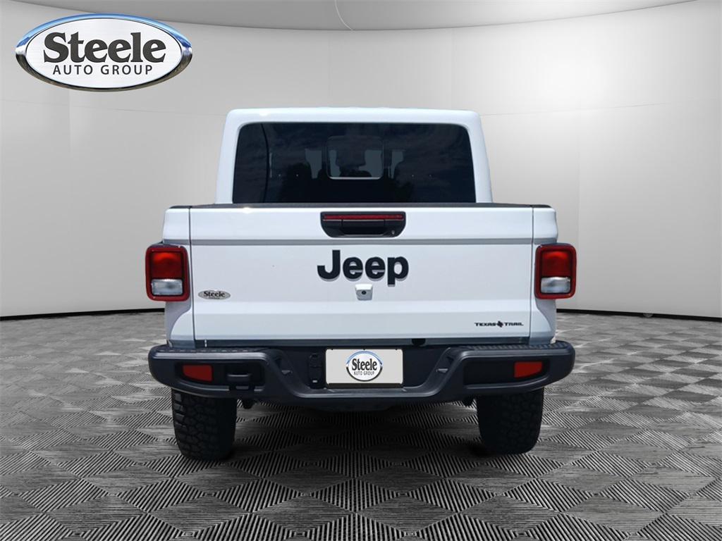 new 2025 Jeep Gladiator car, priced at $41,597