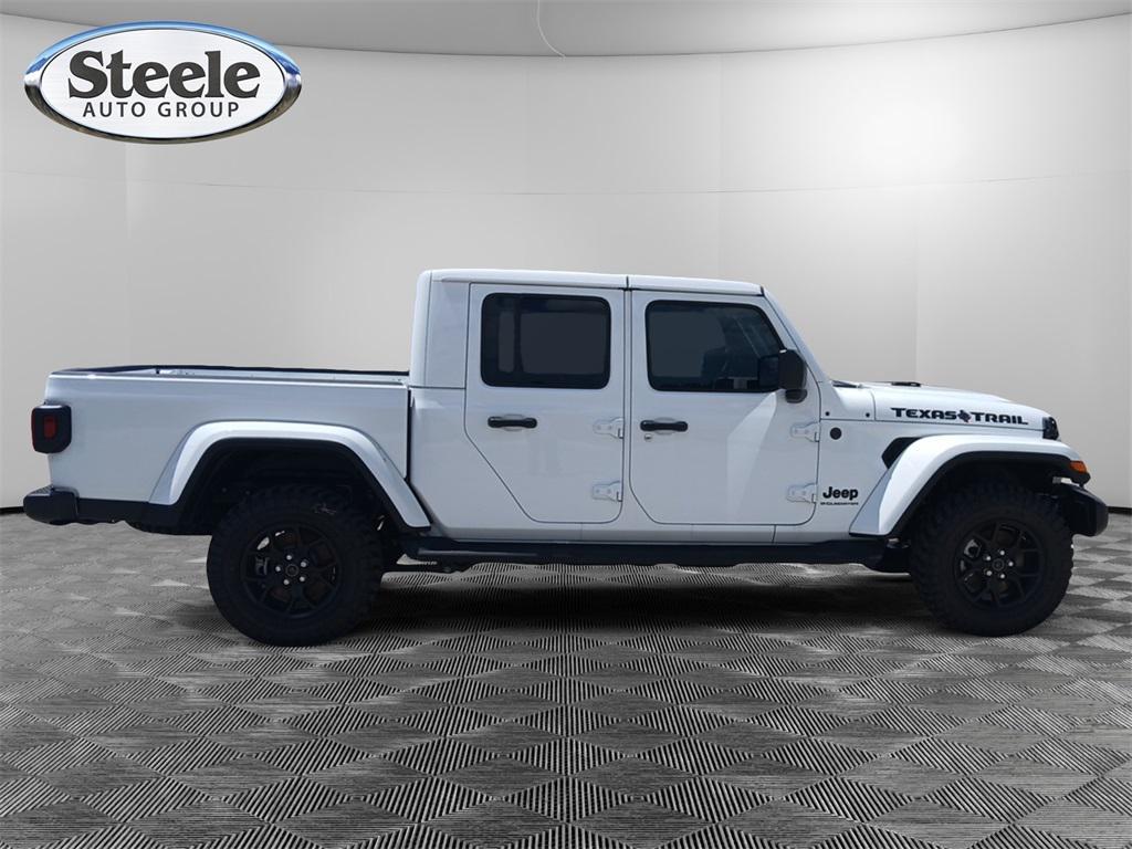 new 2025 Jeep Gladiator car, priced at $41,597