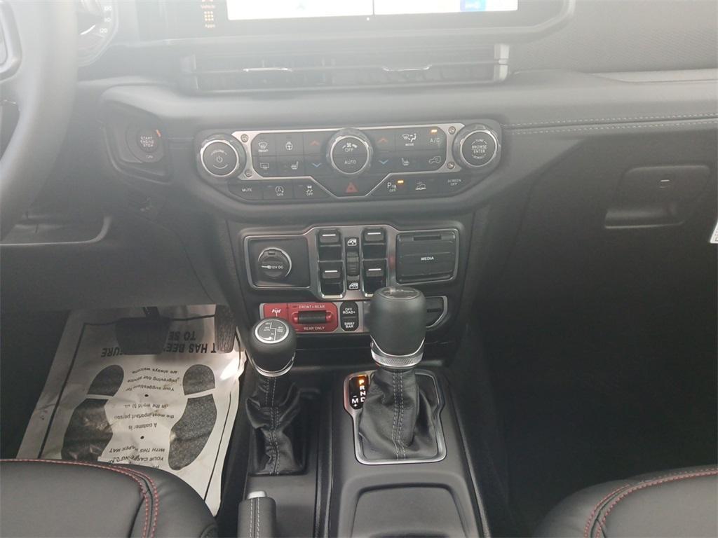 new 2025 Jeep Gladiator car, priced at $55,623