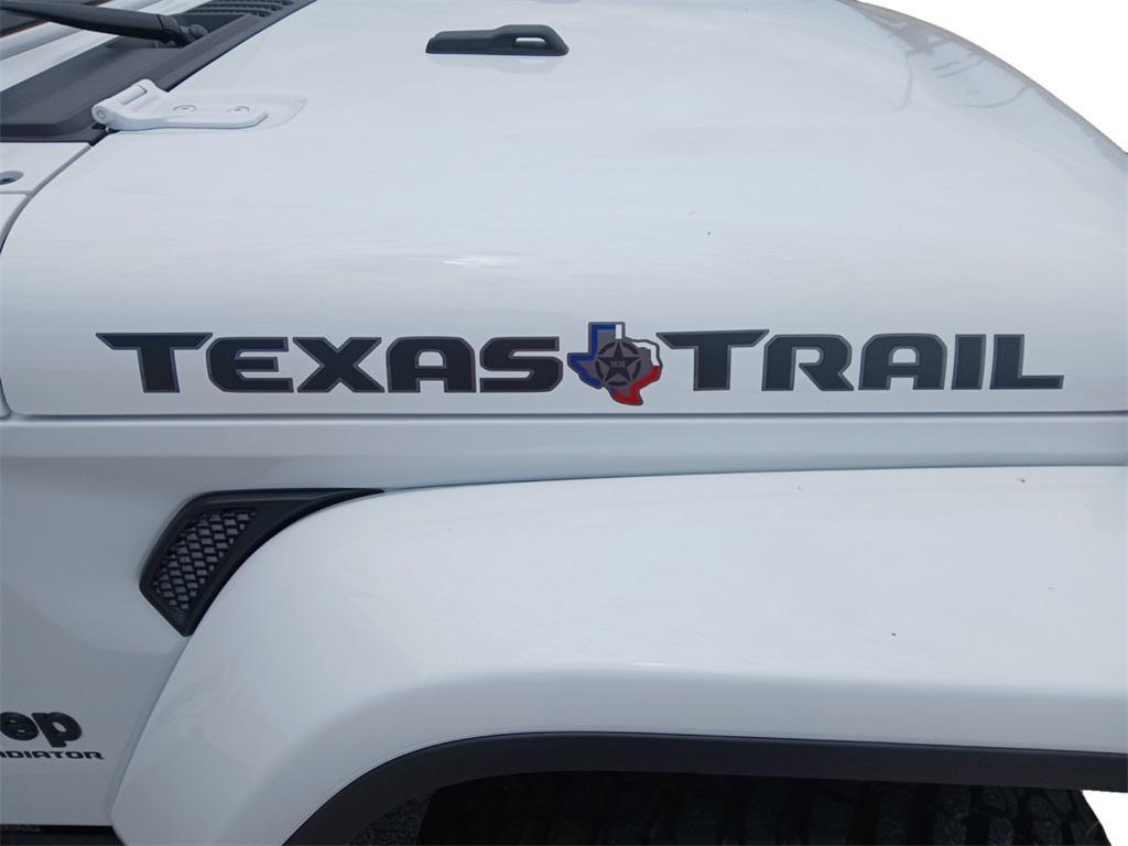 new 2025 Jeep Gladiator car, priced at $44,562