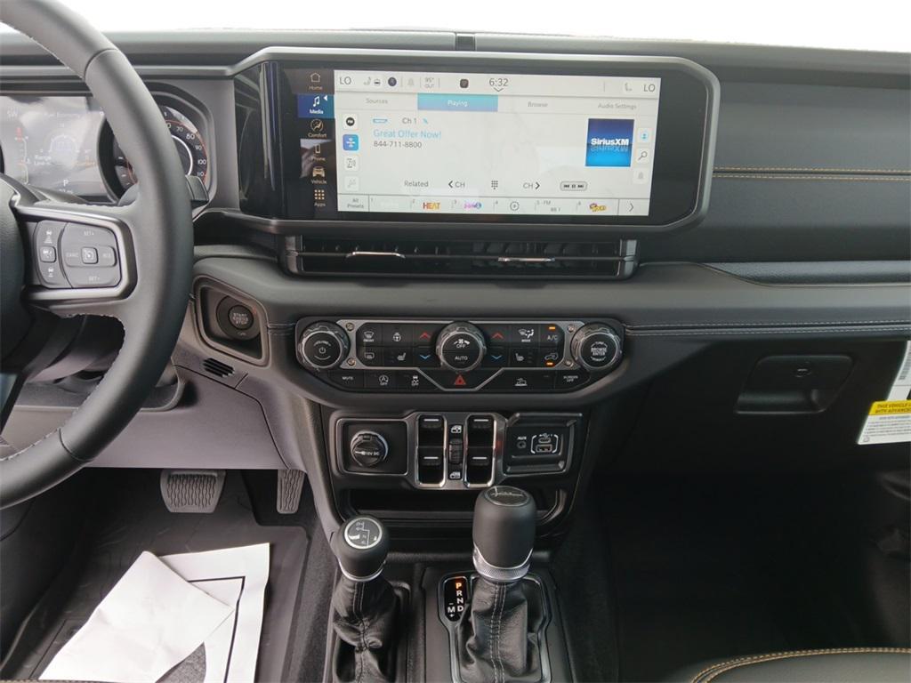 new 2025 Jeep Gladiator car, priced at $44,562