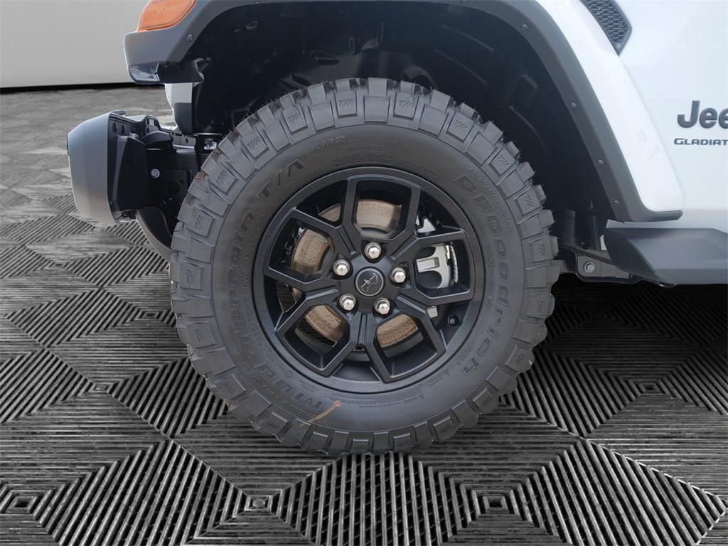 new 2025 Jeep Gladiator car, priced at $44,562