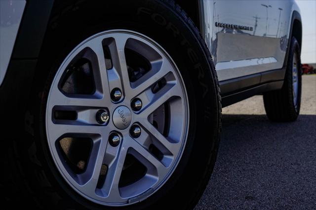 new 2024 Jeep Grand Cherokee car, priced at $41,830