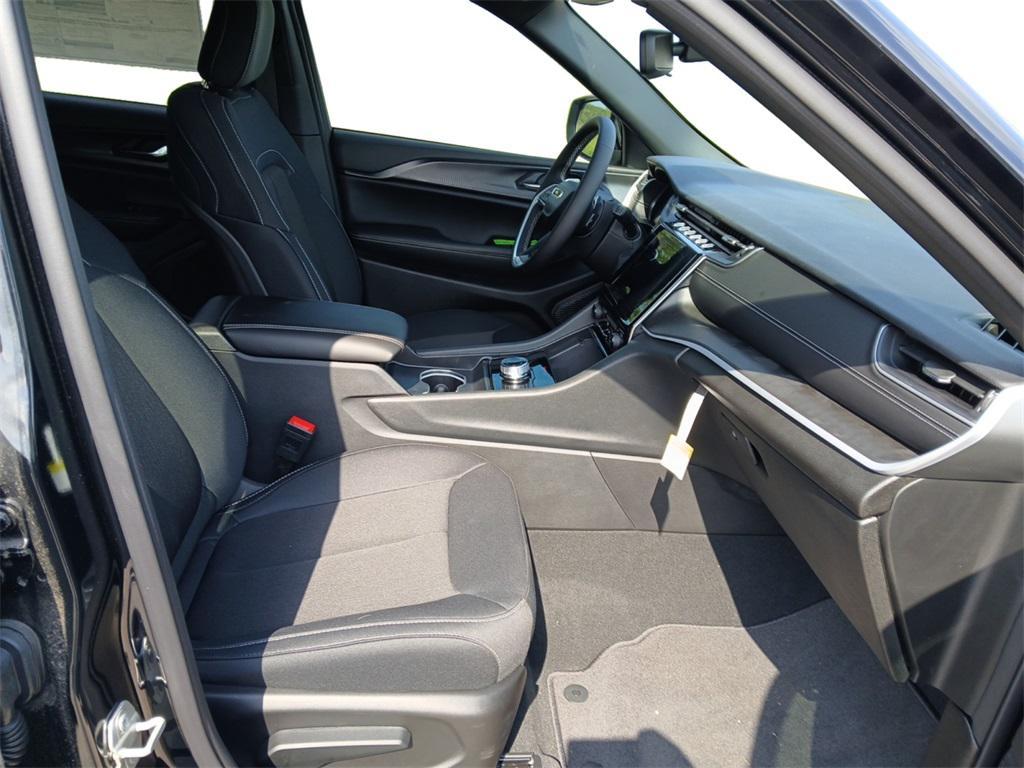 new 2024 Jeep Grand Cherokee car, priced at $32,123