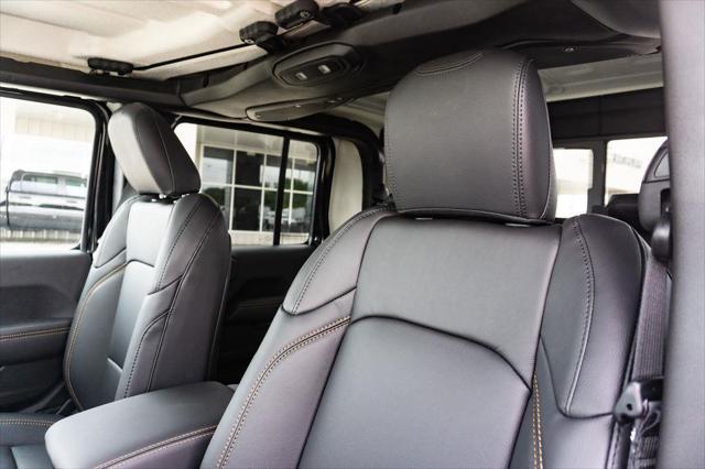 new 2025 Jeep Gladiator car, priced at $48,855