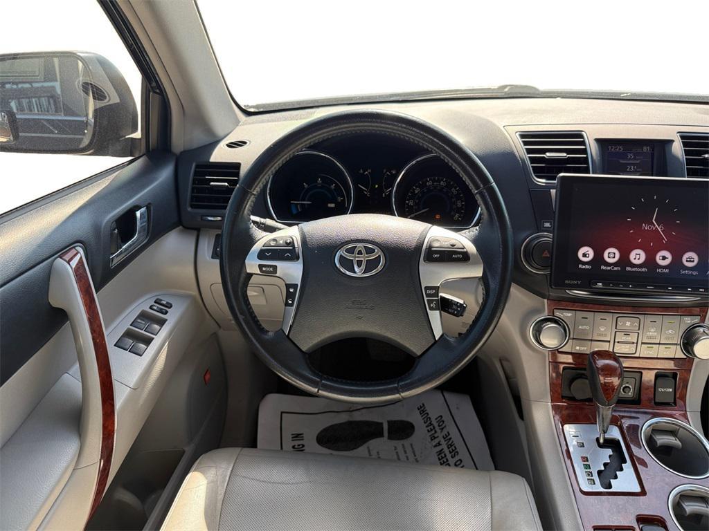used 2013 Toyota Highlander Hybrid car, priced at $15,995