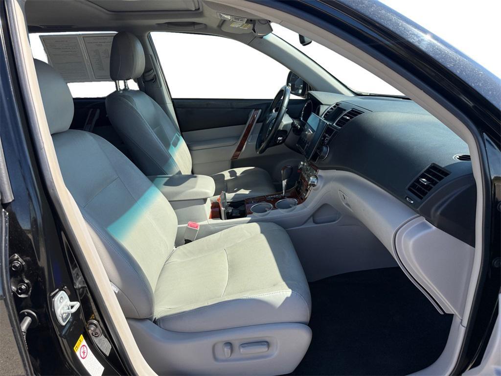 used 2013 Toyota Highlander Hybrid car, priced at $15,995